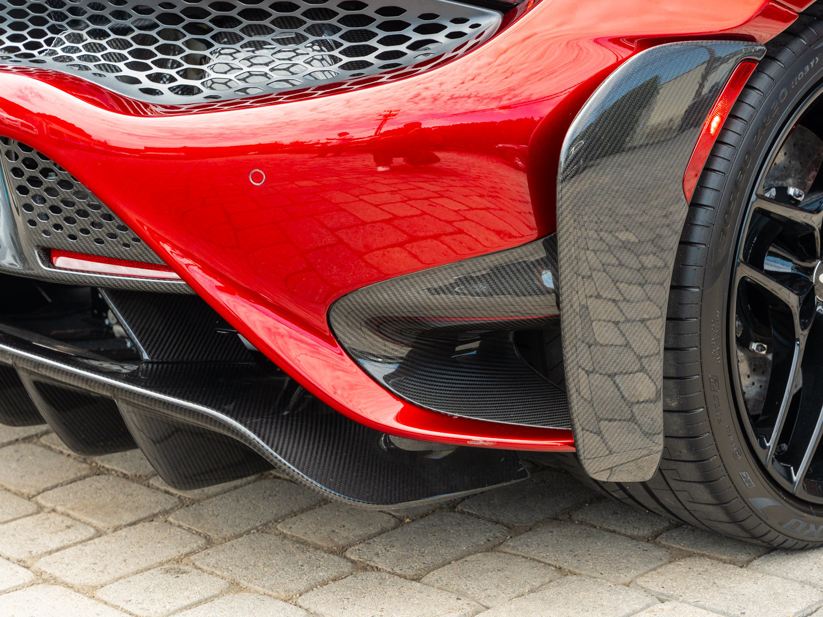 Used 2022 McLaren 765LT photo 41