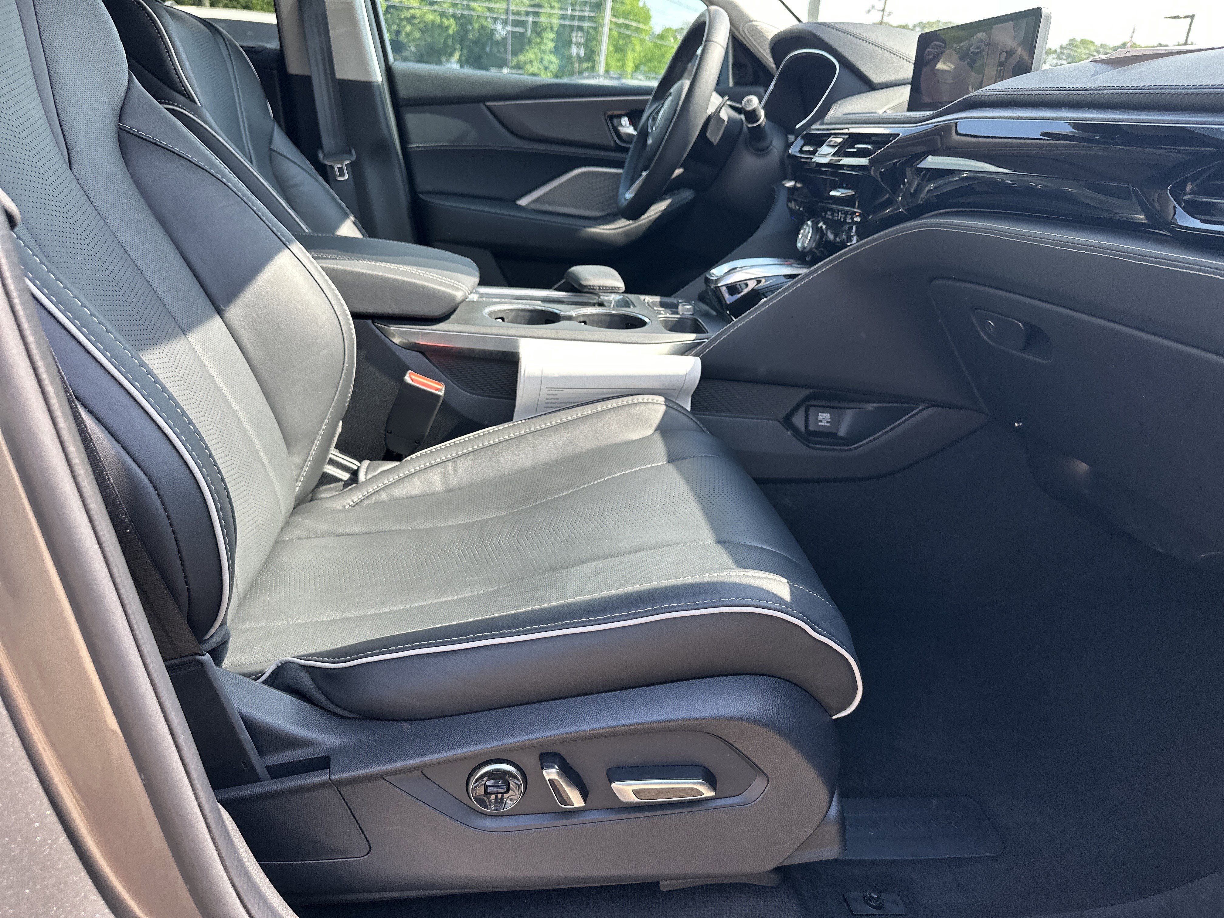 2024 Acura MDX SH-AWD w/ Advance Package