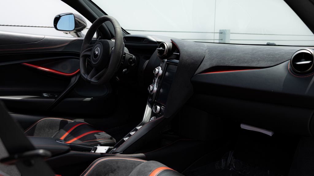 Used 2020 McLaren 720S Performance photo 12