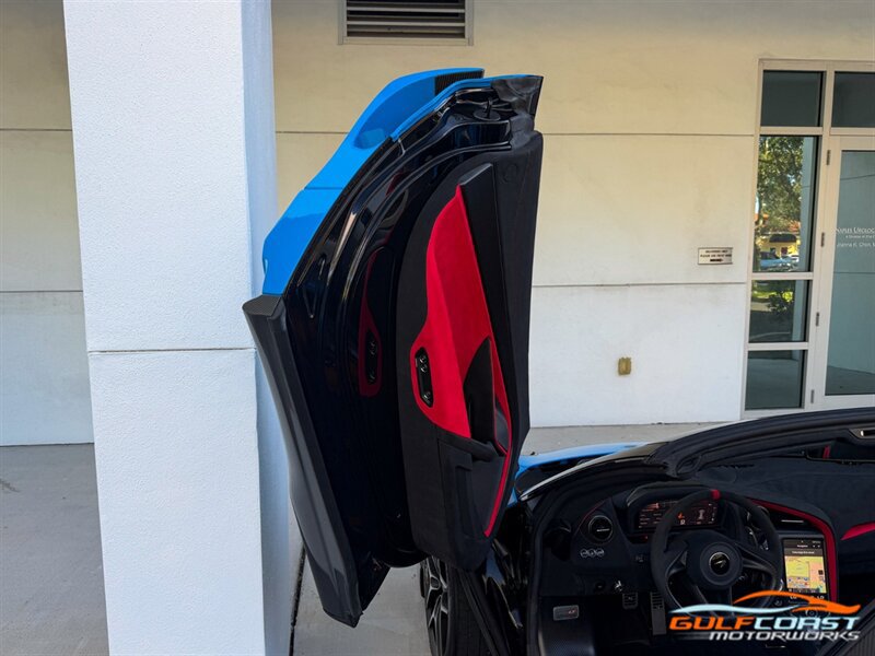 Used 2022 McLaren 765LT photo 29