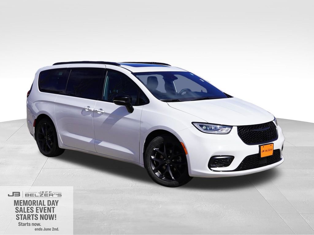 Used 2025 Chrysler Pacifica Limited