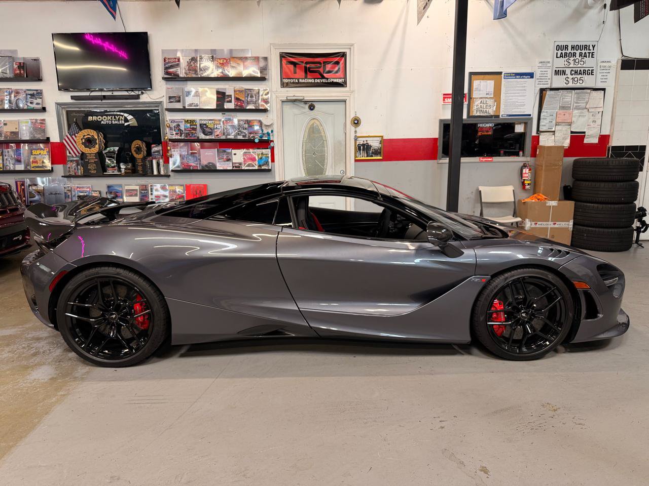 Used 2024 McLaren 750S Spider photo 21