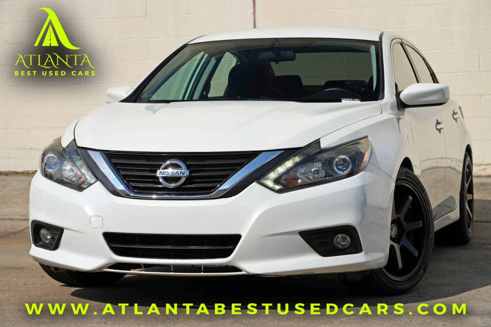 Used 2016 Nissan Altima 2.5 SR w/ LED Appearance Package