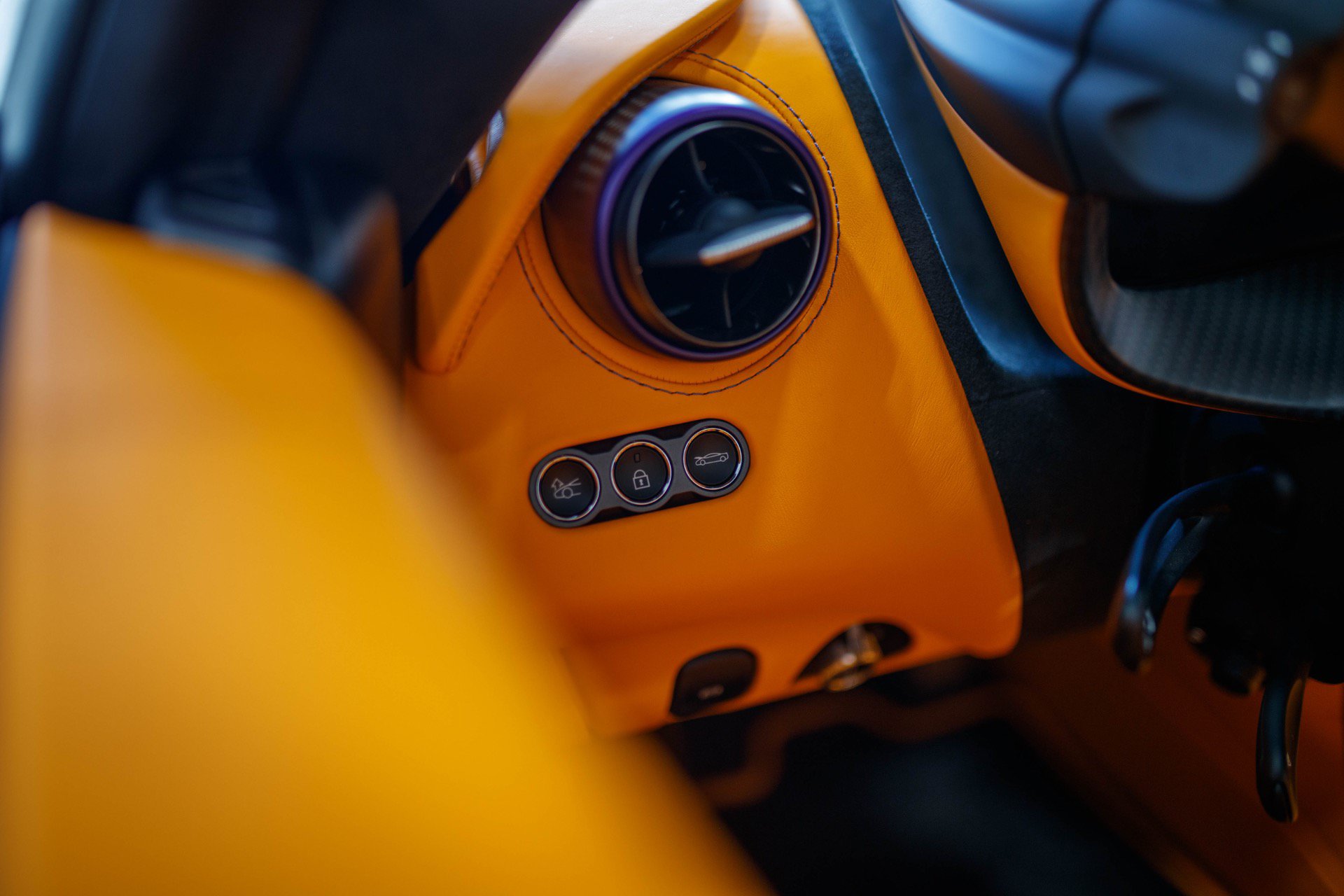 Used 2024 McLaren 750S Spider photo 28