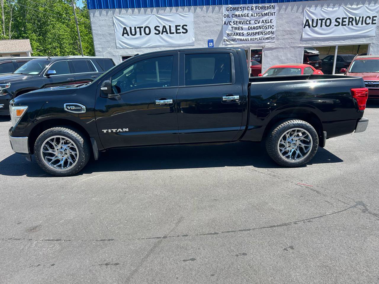 2017 Nissan Titan SV