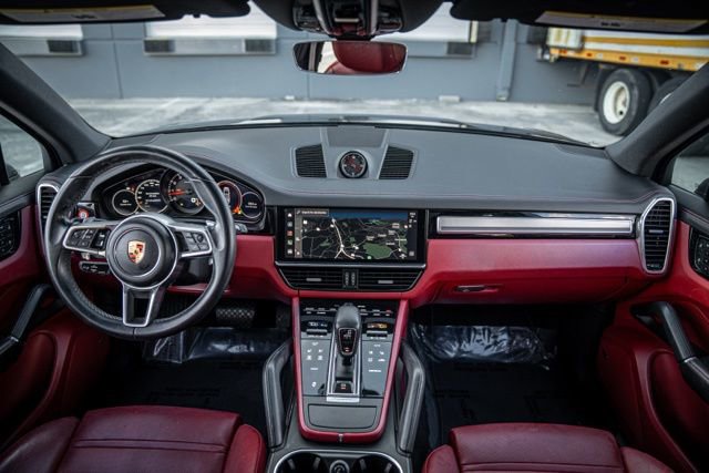 2022 Porsche Cayenne Platinum Edition