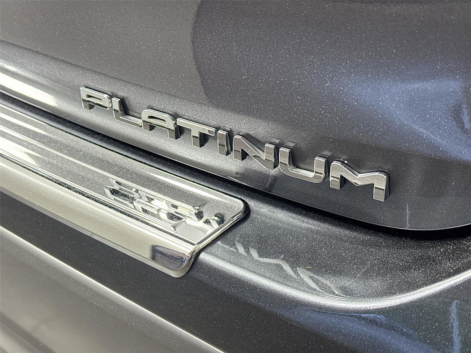 2022 Toyota Highlander Platinum