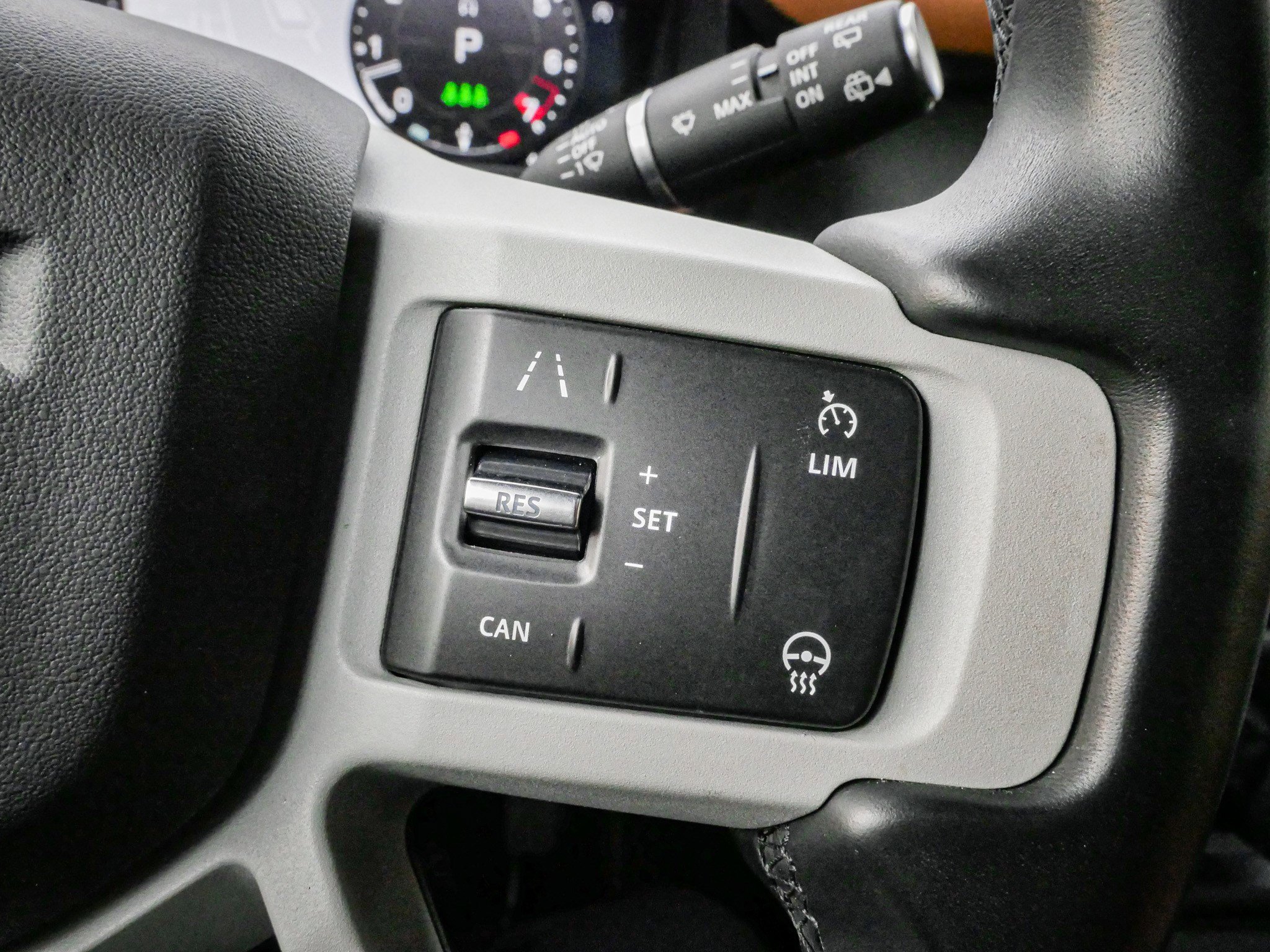 2023 Land Rover Defender 90 X-Dynamic SE