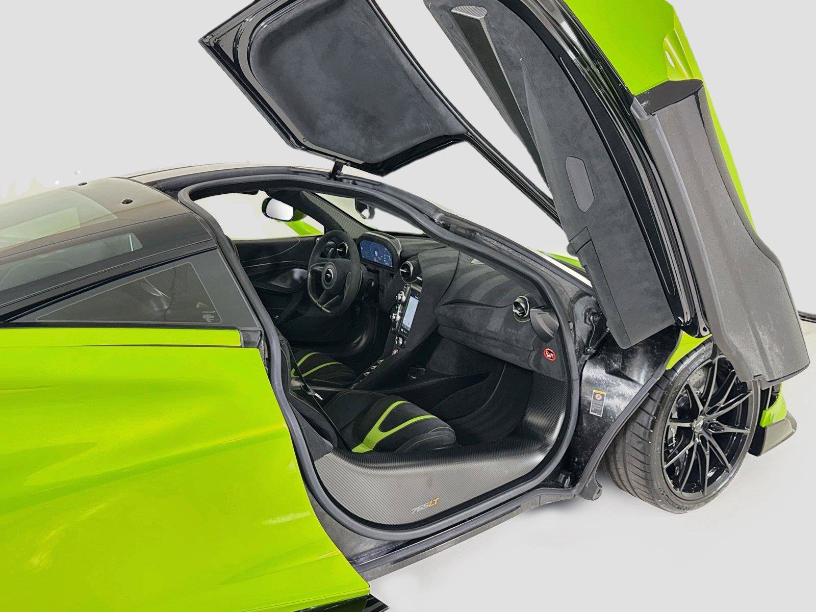 Used 2021 McLaren 765LT photo 24