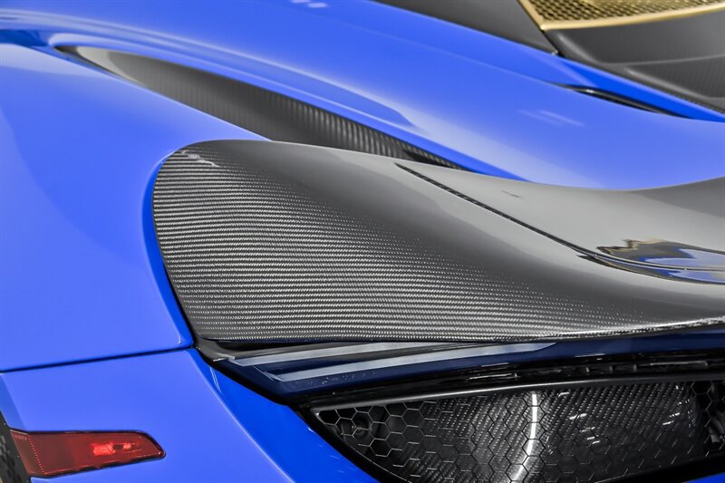 Used 2018 McLaren 720S Luxury photo 18