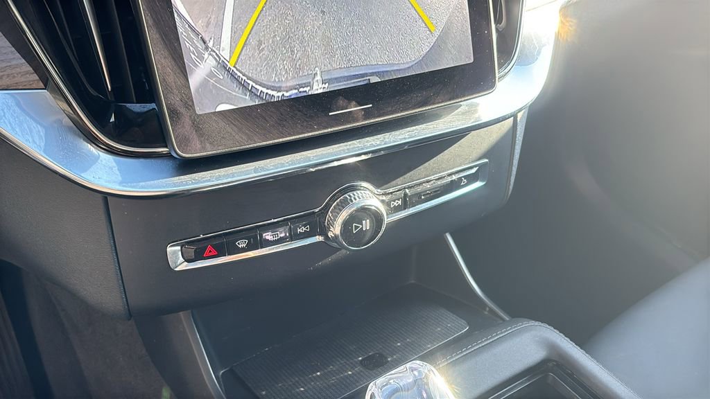 2025 Volvo Xc90 B6 Plus