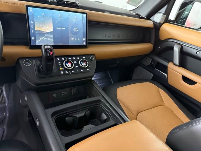 2024 Land Rover Defender 130 X-Dynamic SE