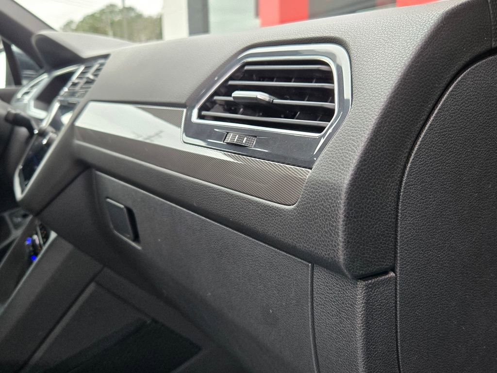 2022 Volkswagen Tiguan SE R-Line