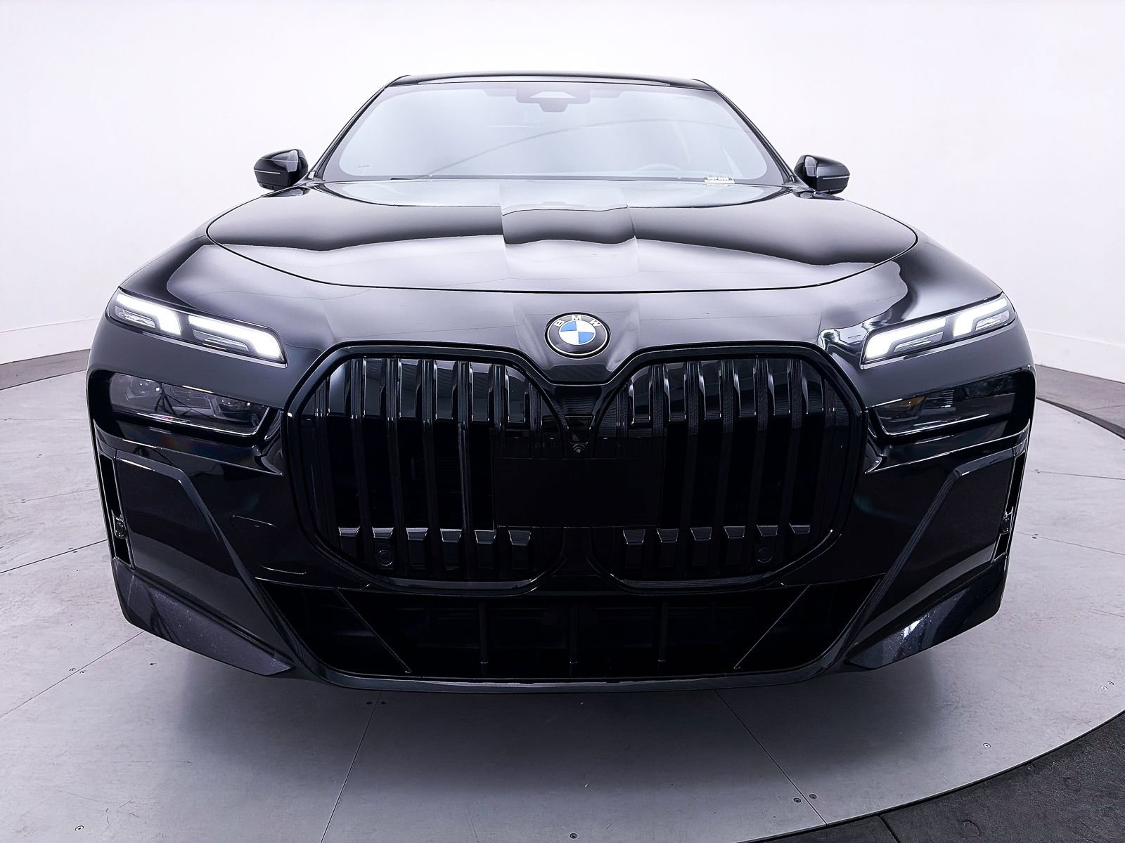 2023 BMW 760i xDrive