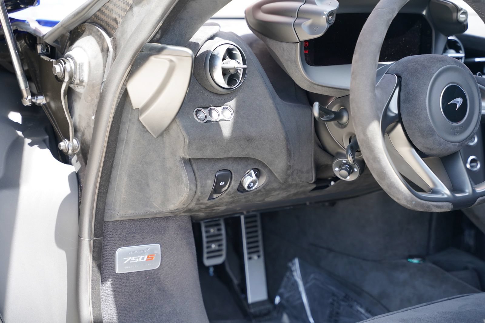 Used 2024 McLaren 750S photo 23