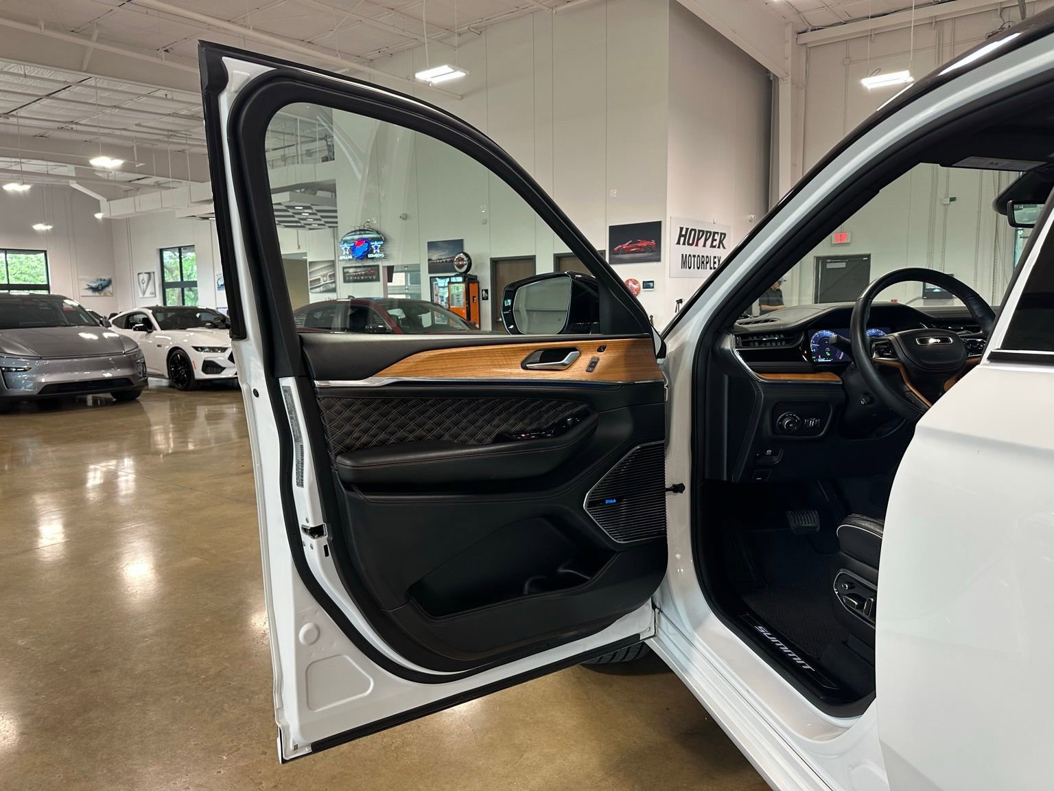 2024 Jeep Grand Cherokee Summit