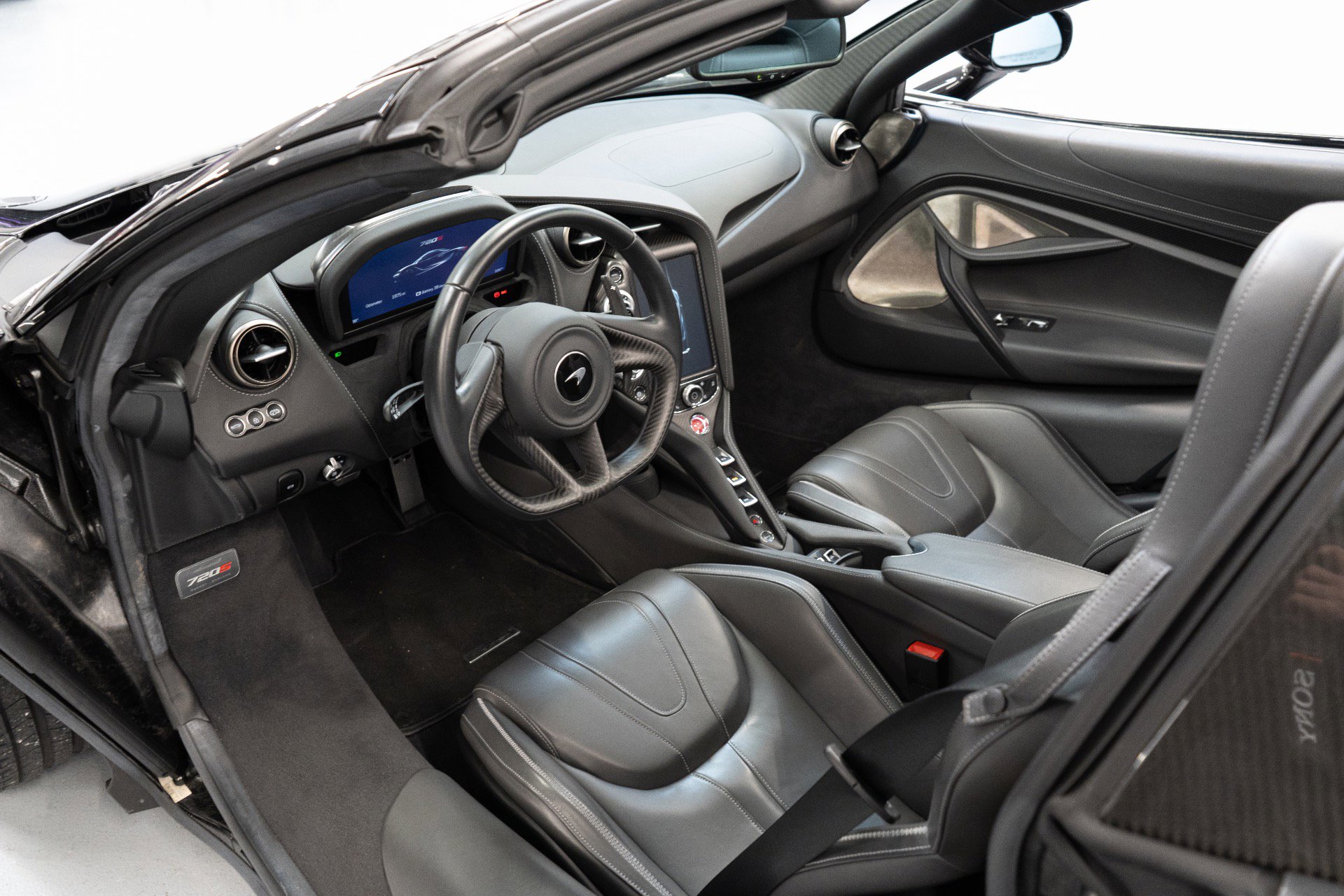 Used 2020 McLaren 720S Luxury photo 16