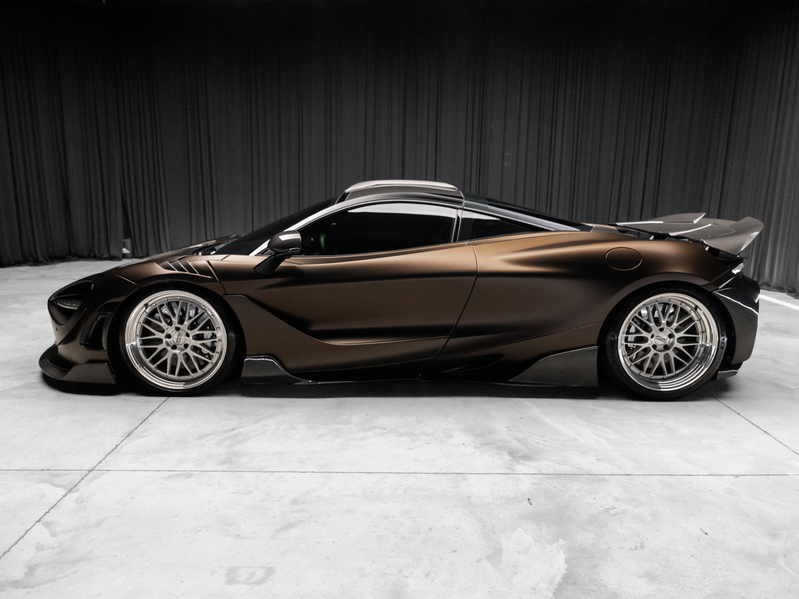 Used 2018 McLaren 720S Luxury photo 15