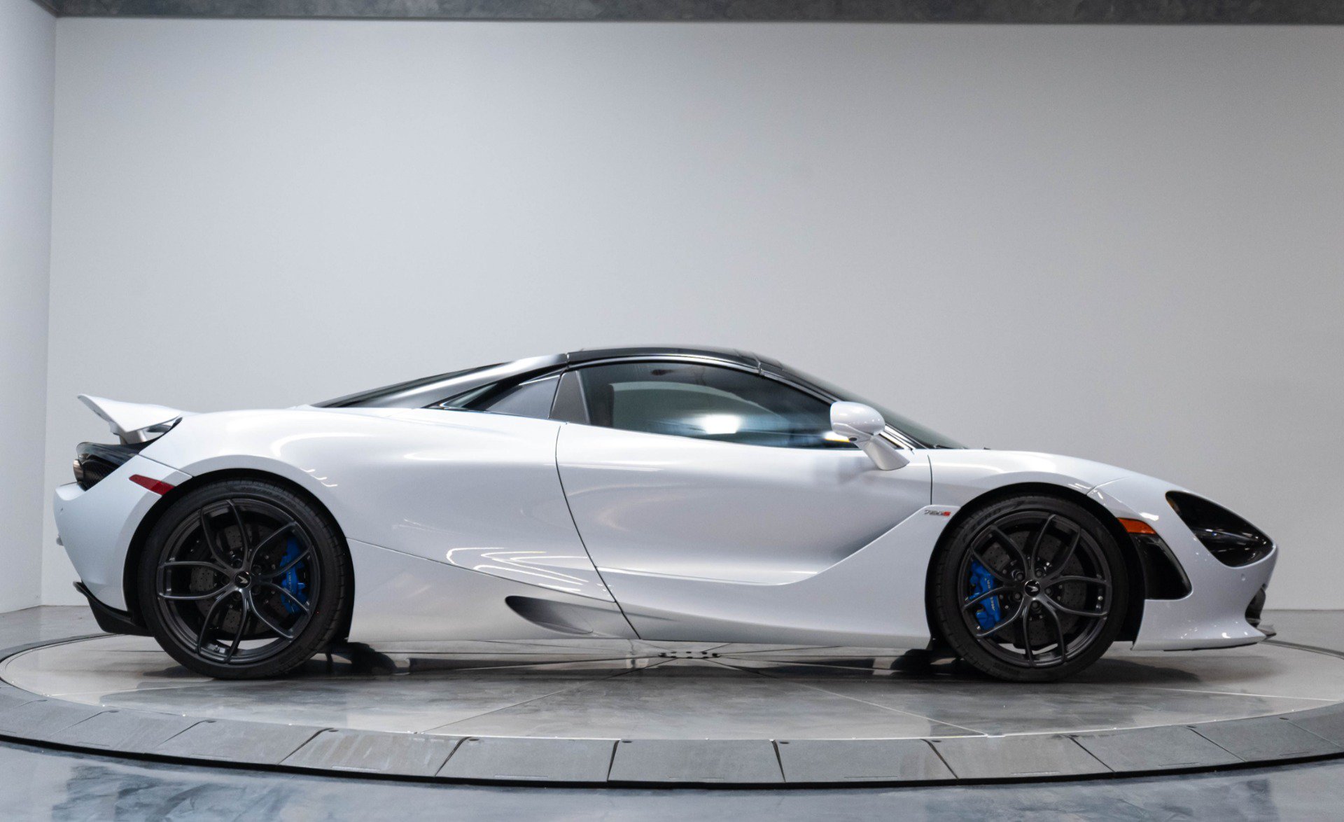 Used 2020 McLaren 720S Luxury photo 22