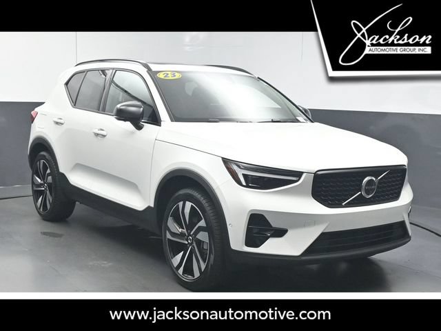Certified 2025 Volvo XC40 B5 Ultra