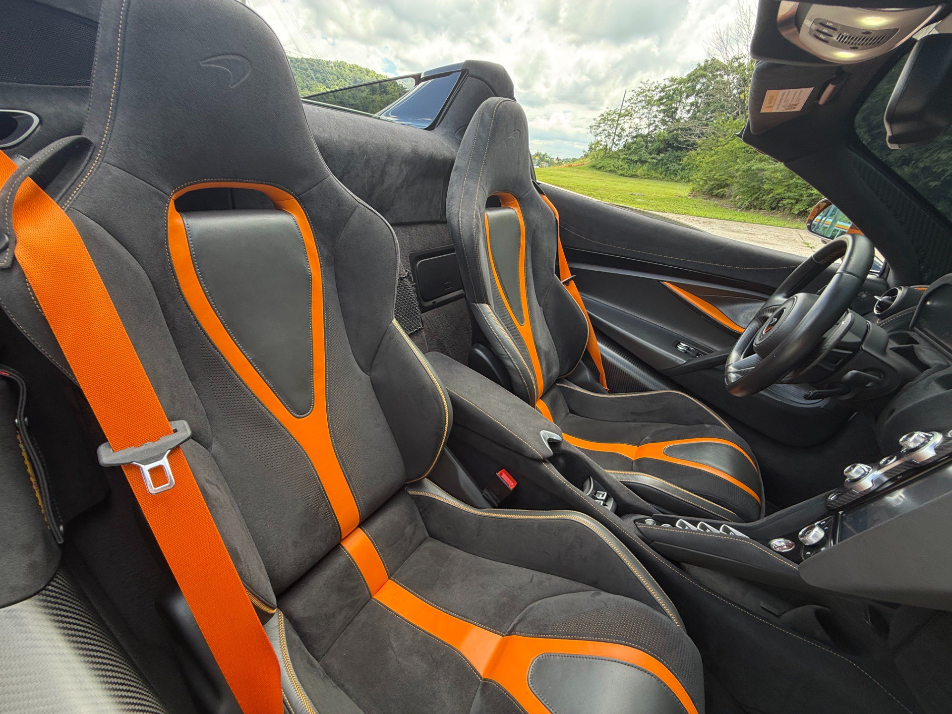 Used 2021 McLaren 720S Performance photo 23