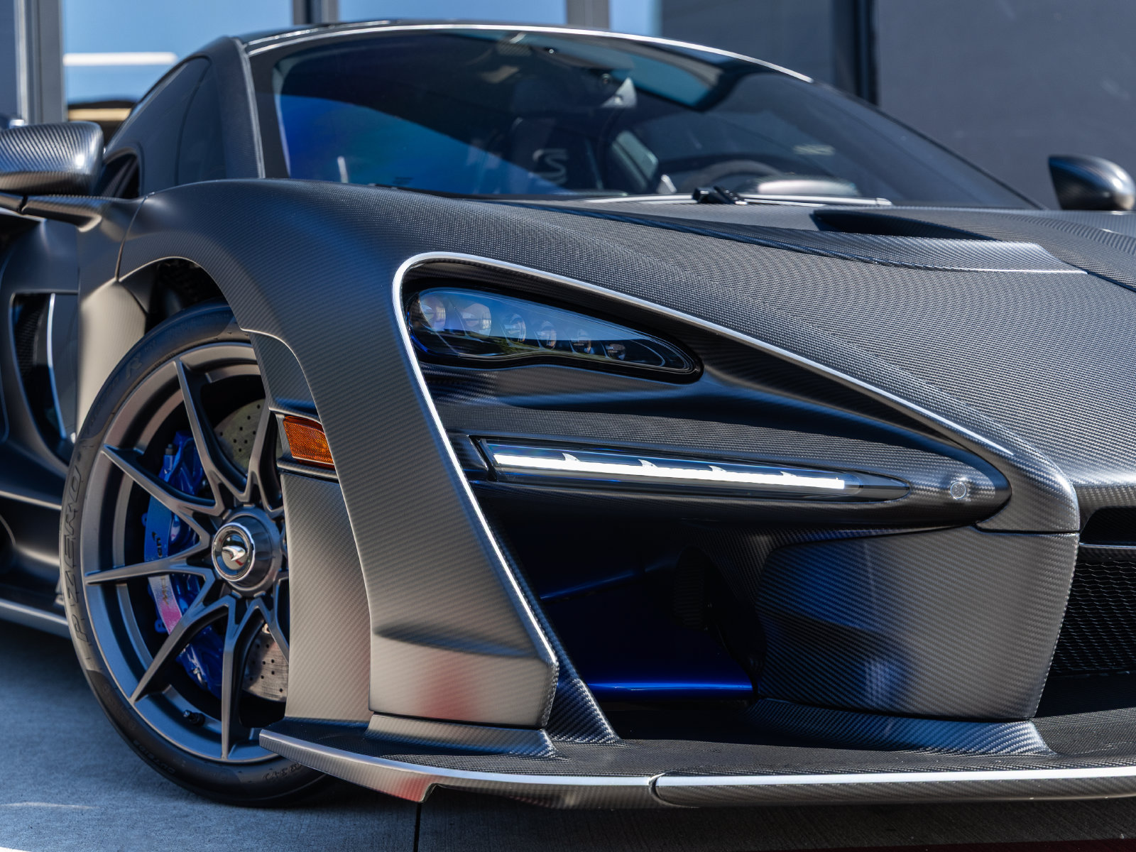 Used 2019 McLaren Senna photo 32