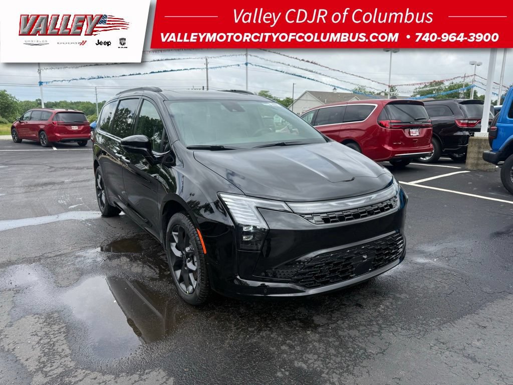 New 2027 Chrysler Pacifica Limited w/ S Appearance Package