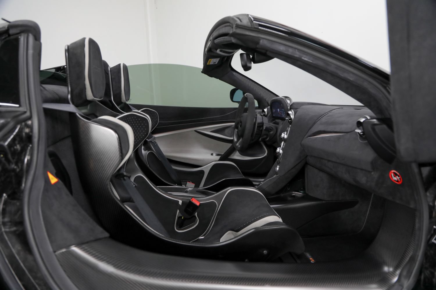 Used 2022 McLaren 765LT photo 34