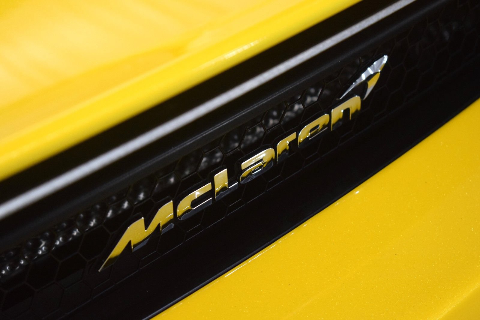 Used 2020 McLaren 720S Performance photo 12
