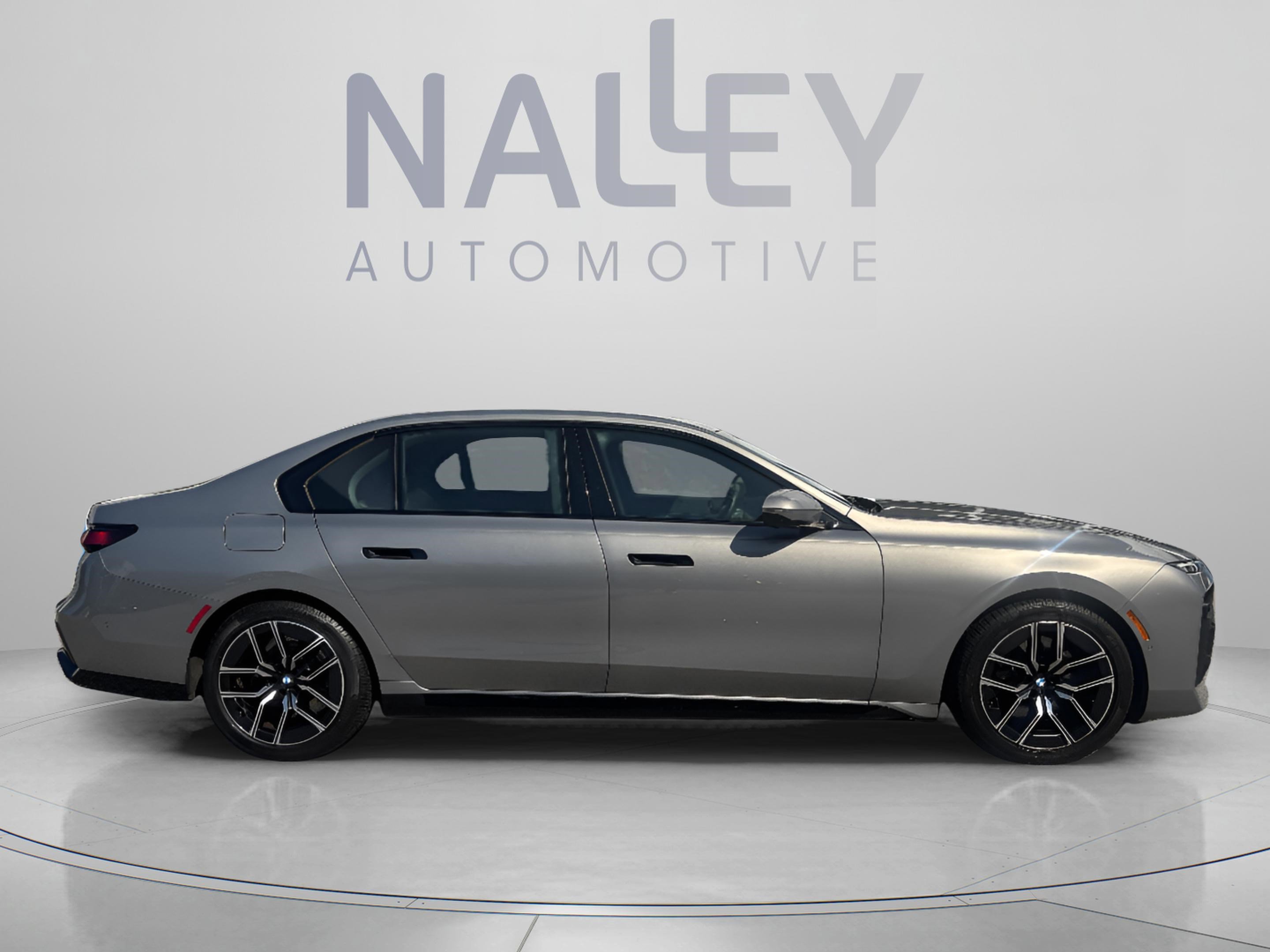 2023 BMW 760i xDrive