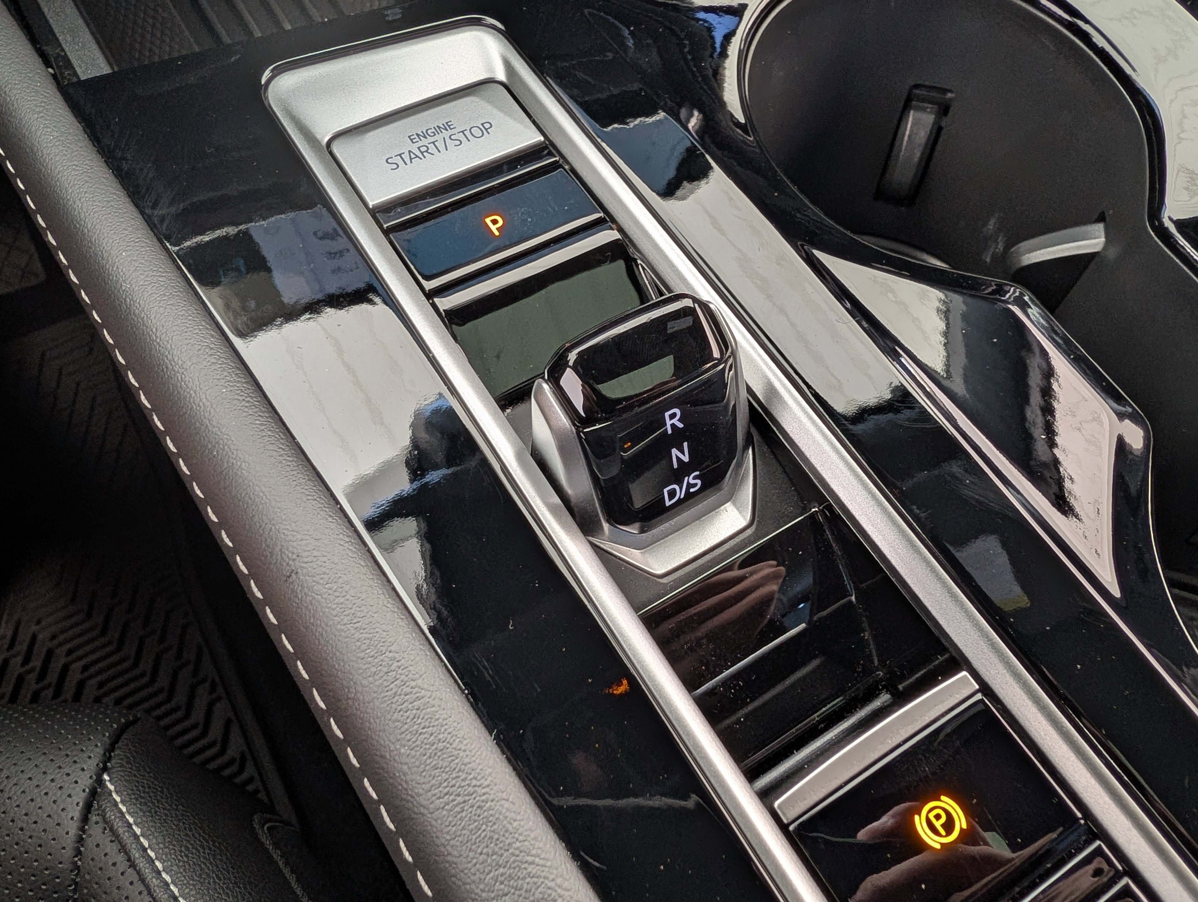 2025 Volkswagen Atlas Cross Sport SEL