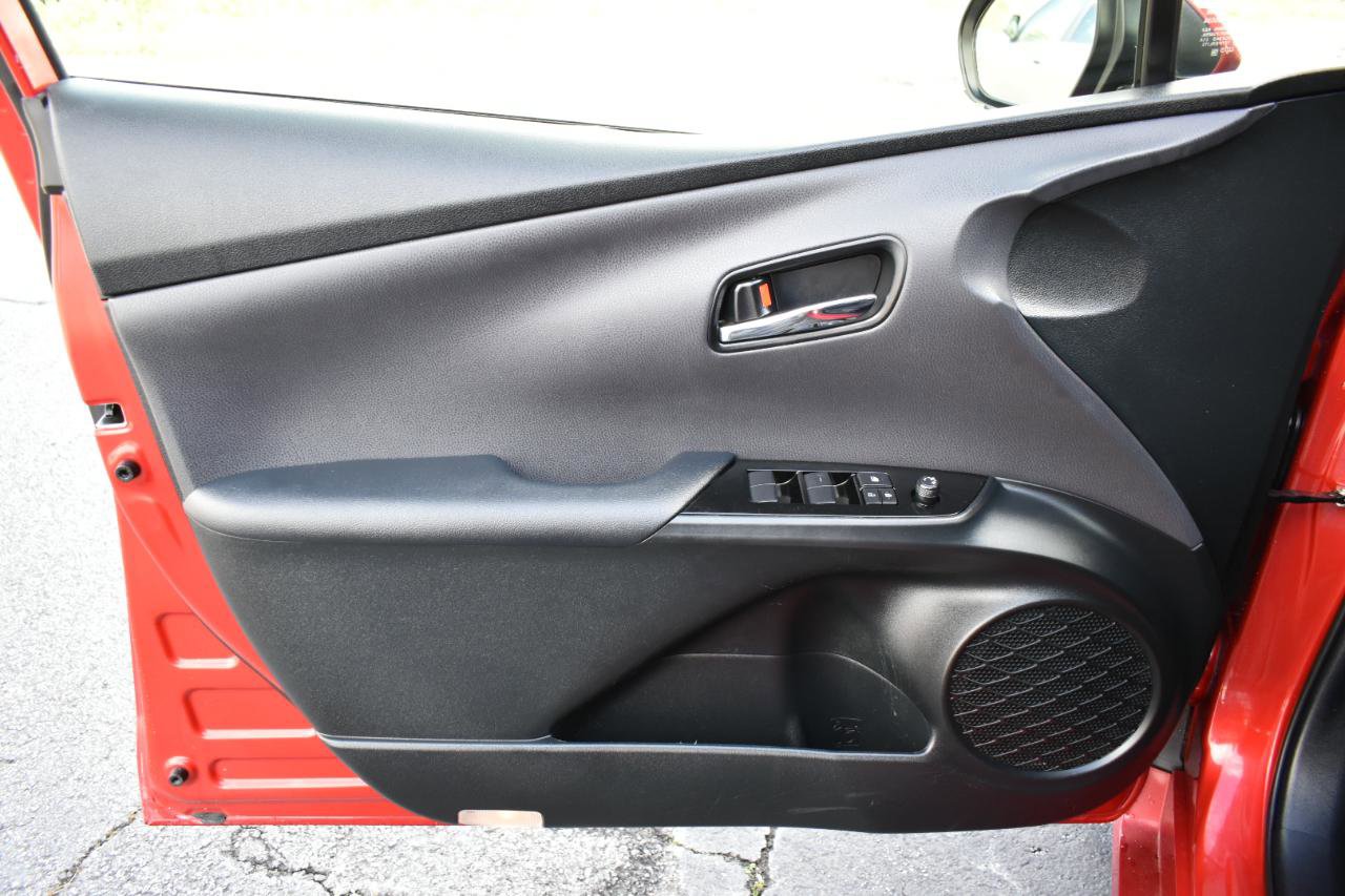 2022 Toyota Prius LE