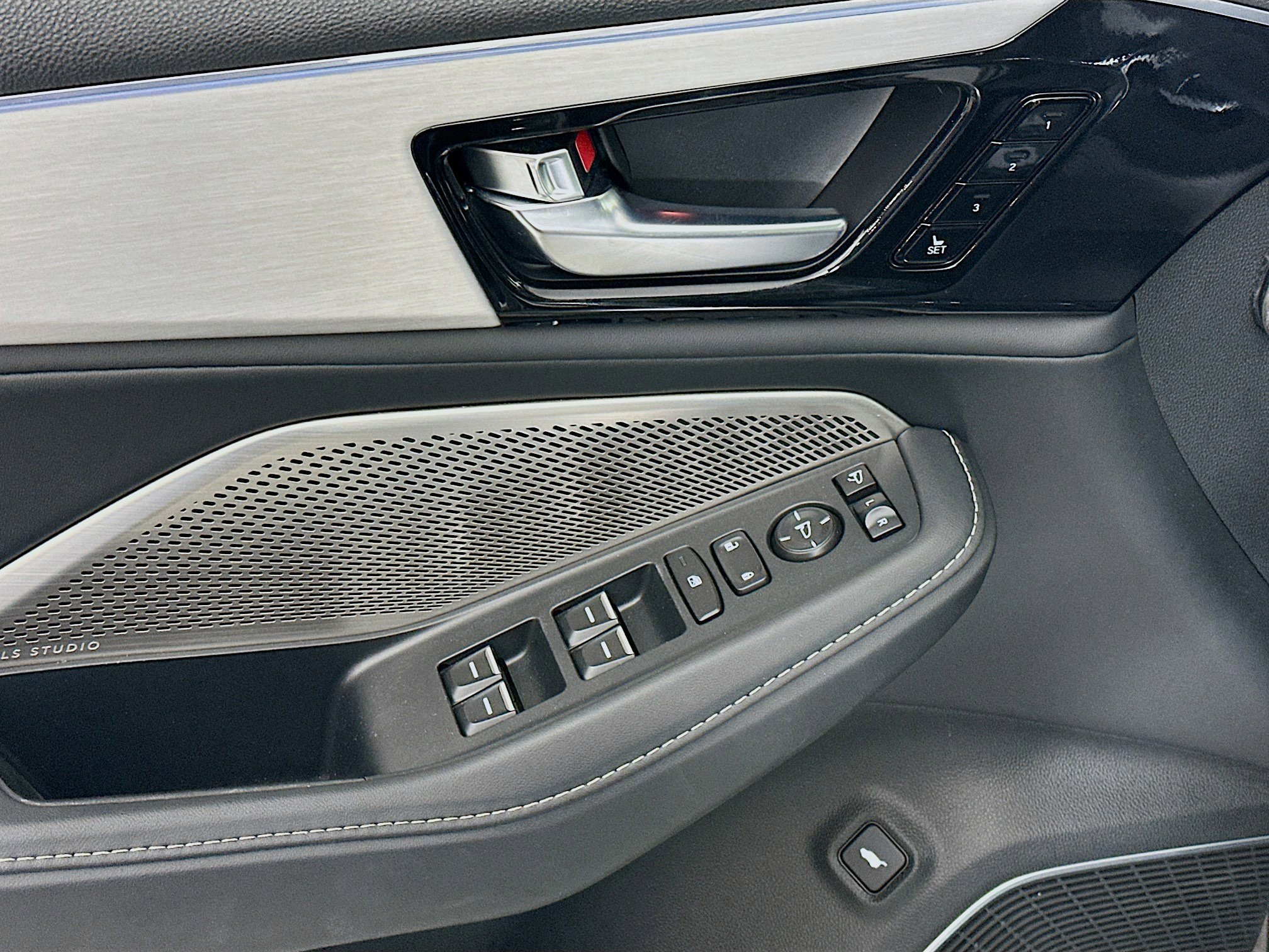 2023 Acura MDX FWD w/ Technology Package