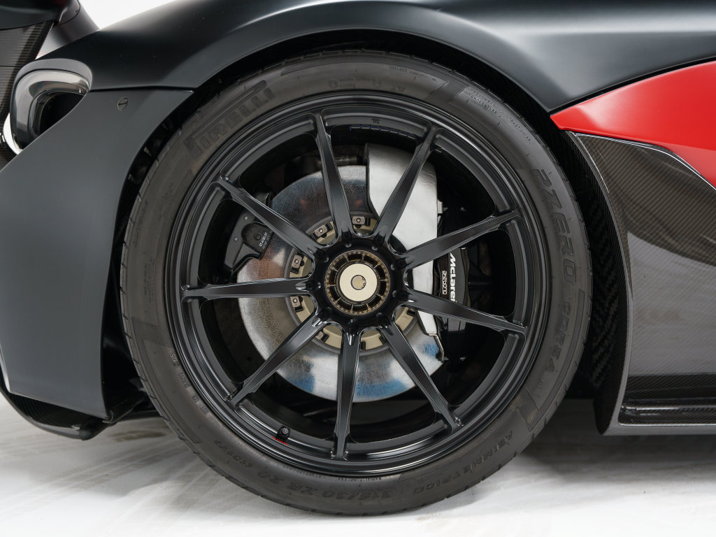 Used 2015 McLaren P1 photo 7