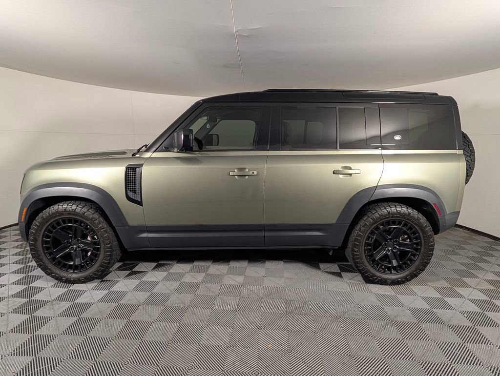 2022 Land Rover Defender 110 SE
