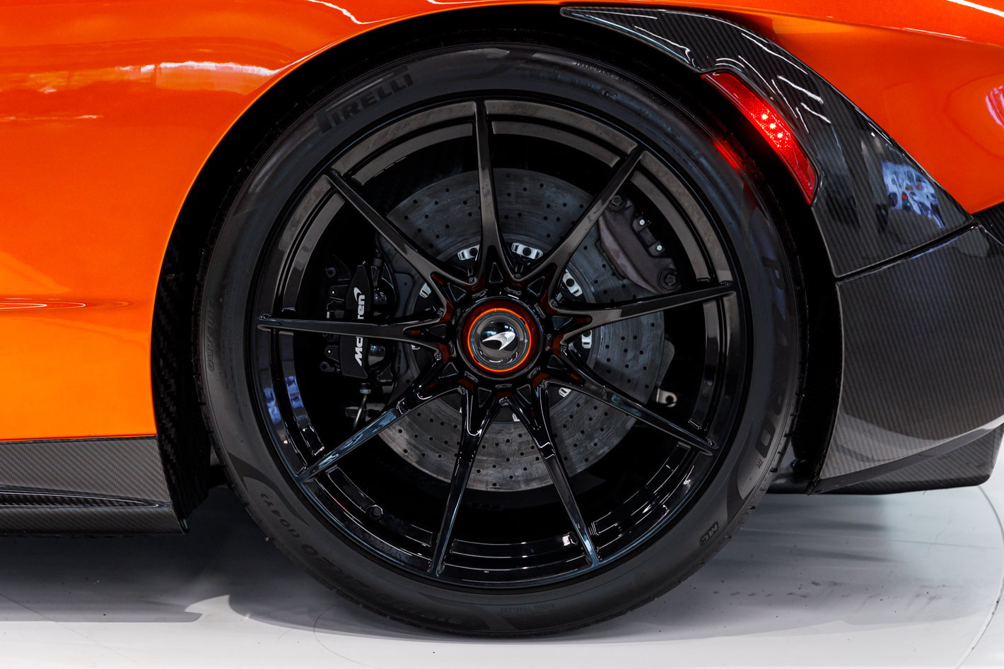 Used 2019 McLaren Senna photo 11