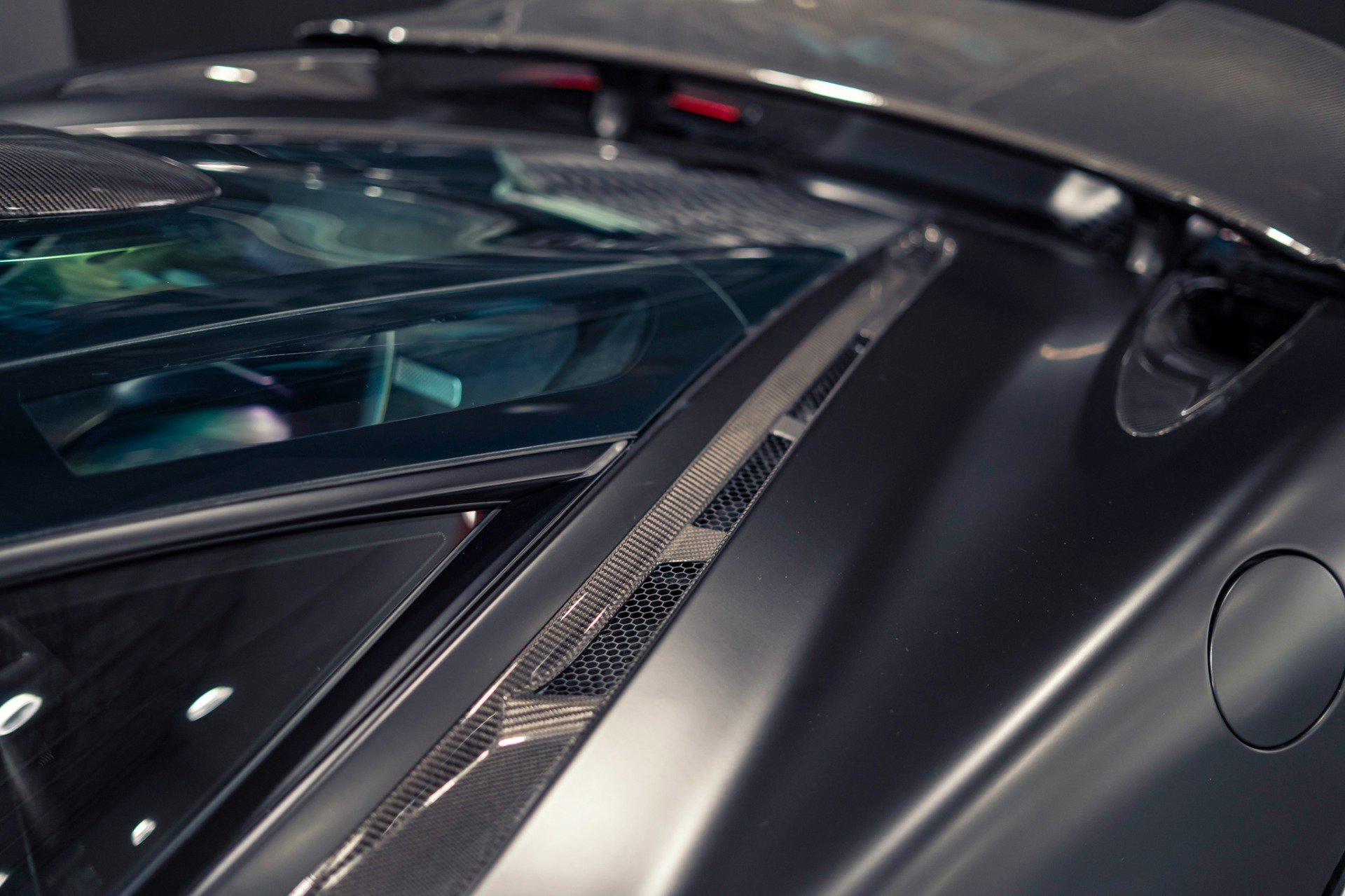 Used 2021 McLaren 765LT photo 36