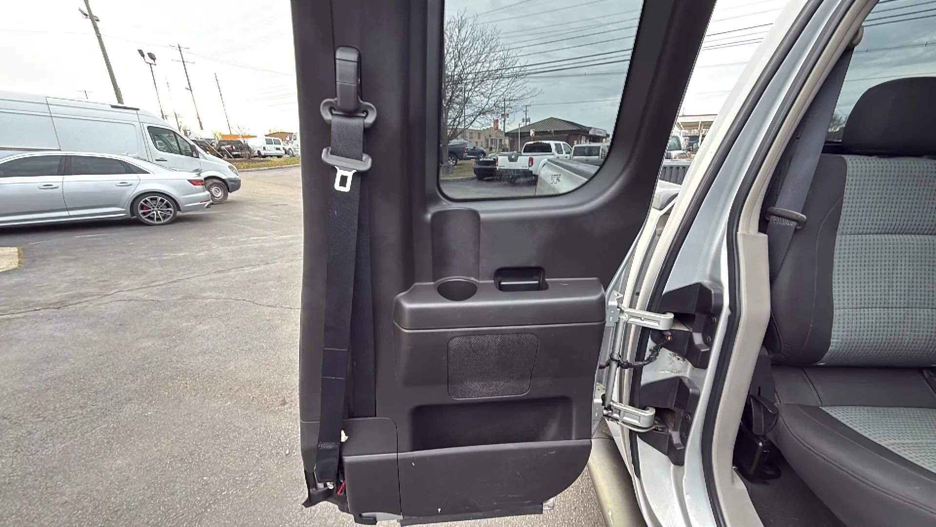 2004 Nissan Titan SE