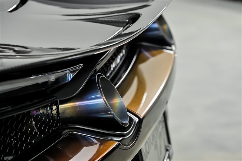 Used 2018 McLaren 720S photo 18