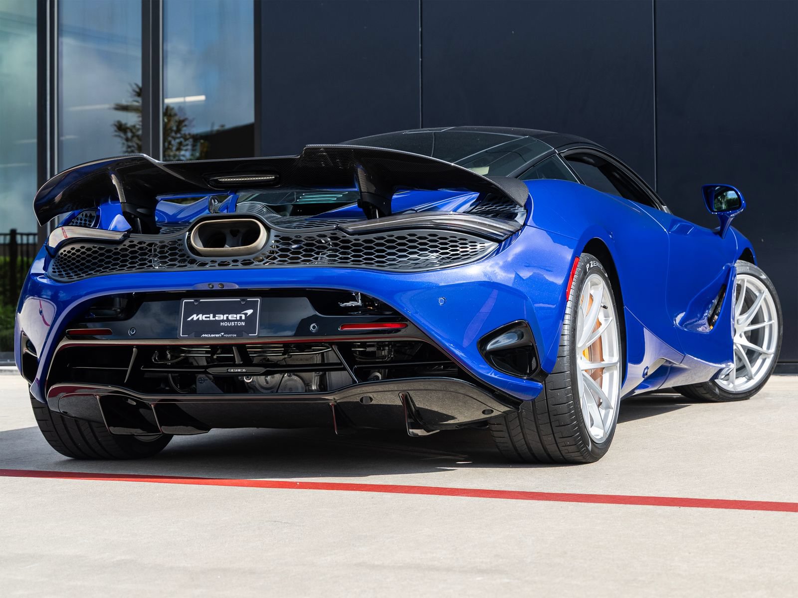 Used 2026 McLaren 750S photo 9