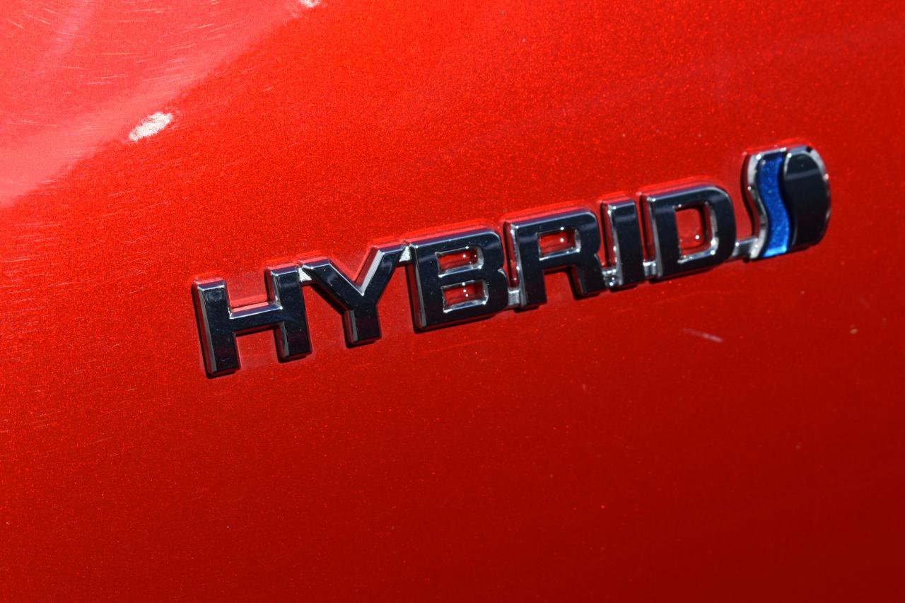 2022 Toyota Prius LE