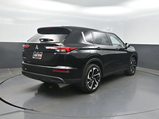 2022 Mitsubishi Outlander ES