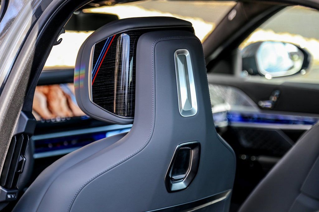 2025 BMW 760i xDrive