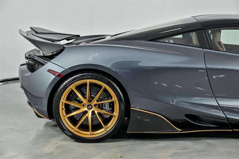 Used 2018 McLaren 720S photo 15