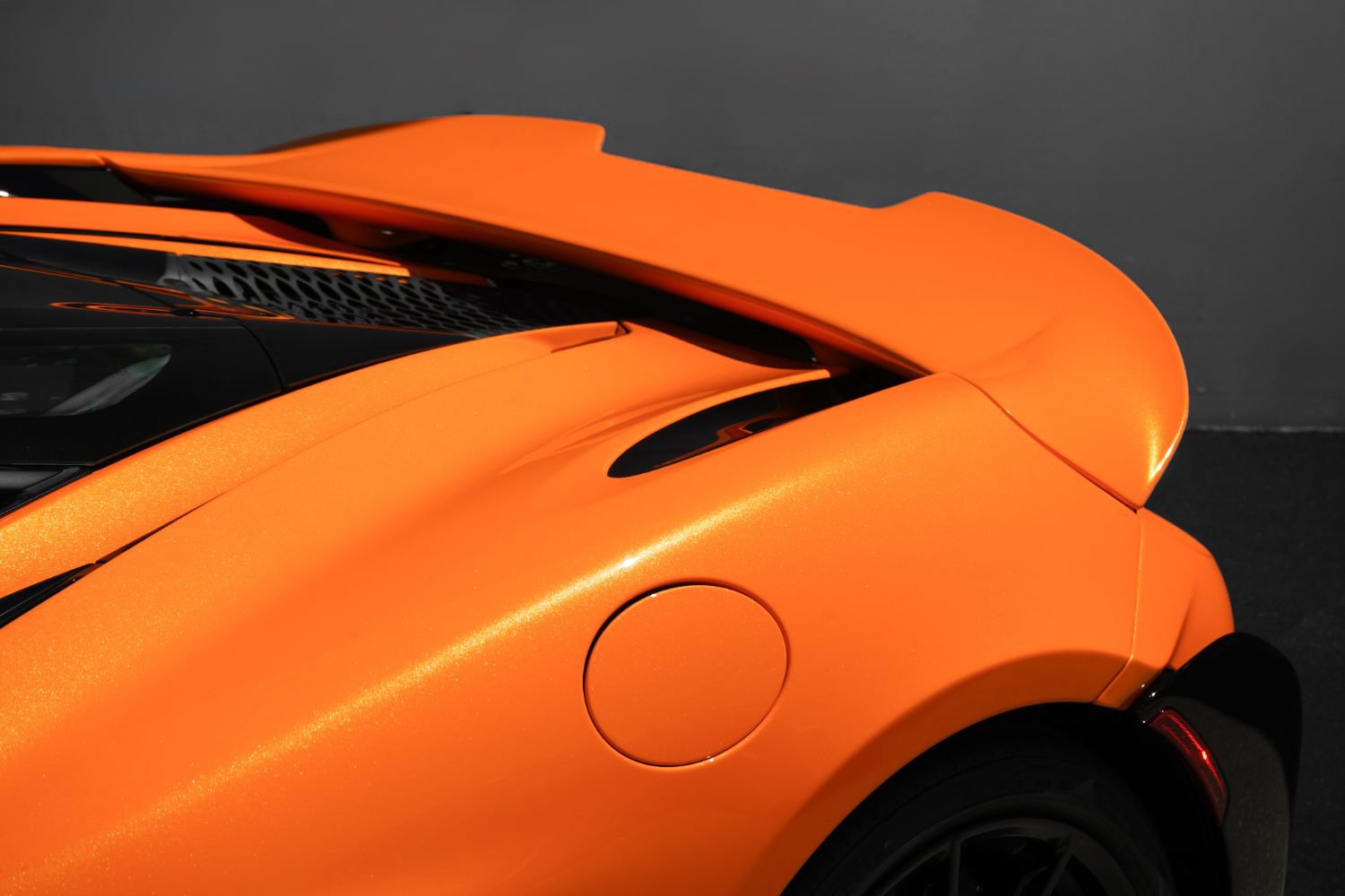Used 2021 McLaren 765LT photo 3