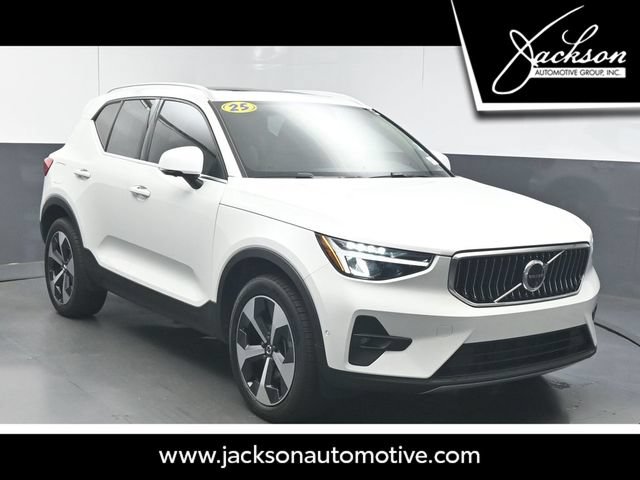 Used 2025 Volvo XC40 B5 Plus w/ Protection Package Premier