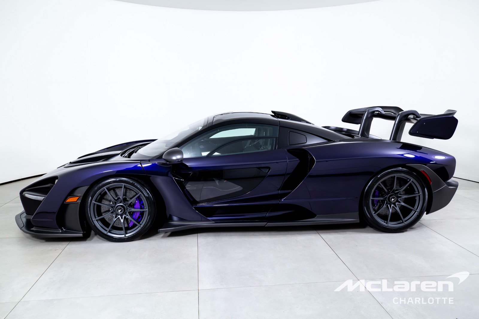 Used 2019 McLaren Senna photo 6