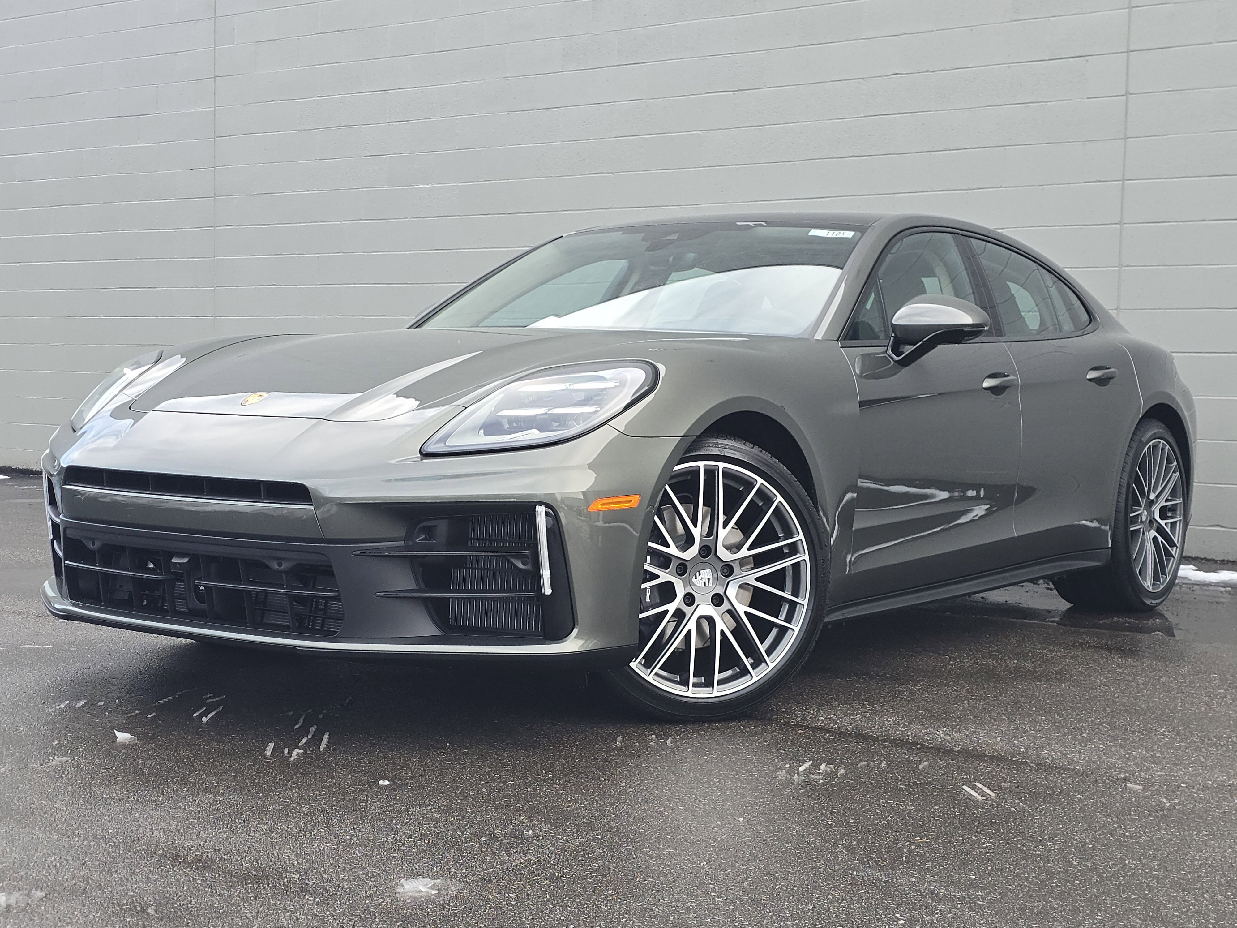 2026 Porsche Panamera 4
