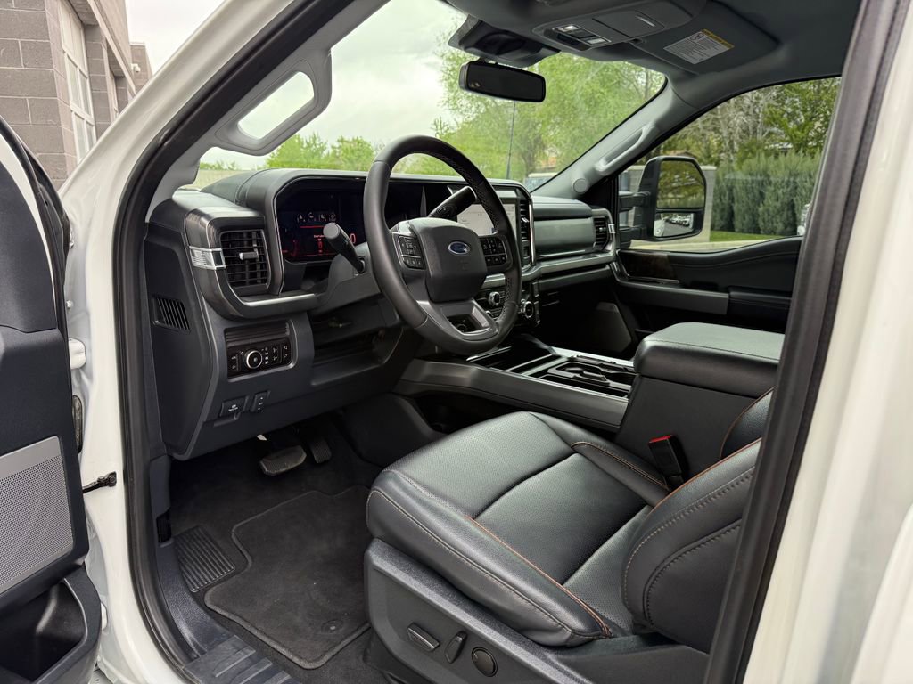 2025 Ford F350 Lariat