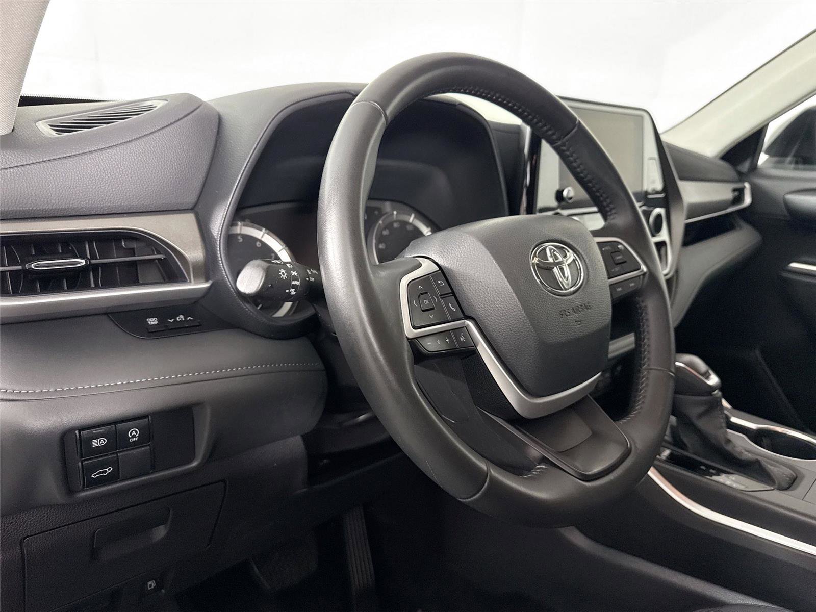 2025 Toyota Highlander LE